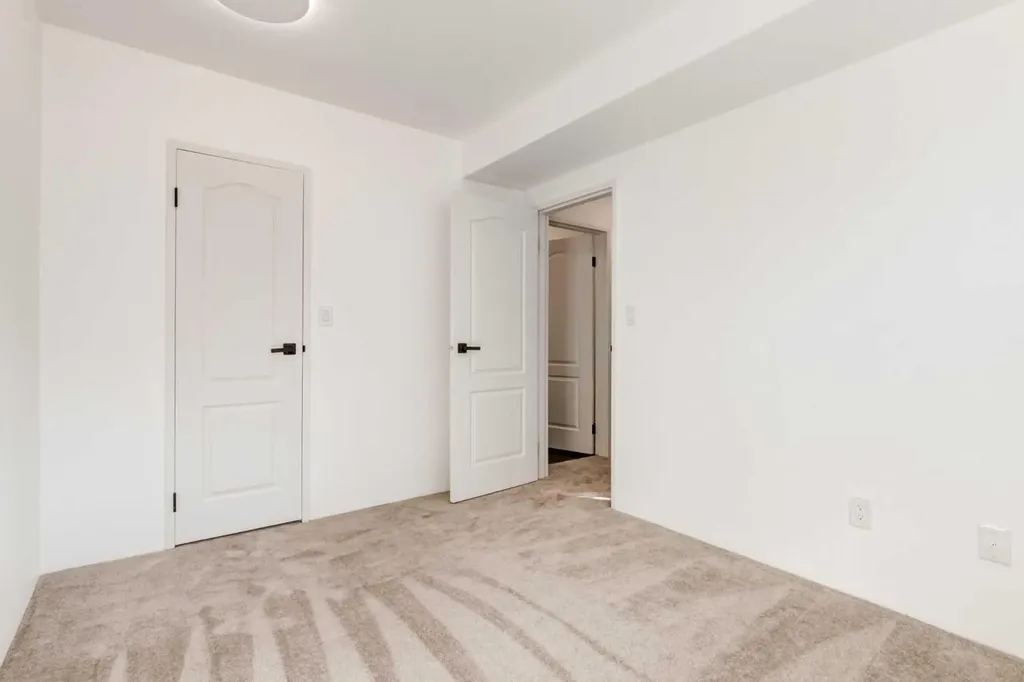 4503 73 Street NW Calgary AB T3B2M7