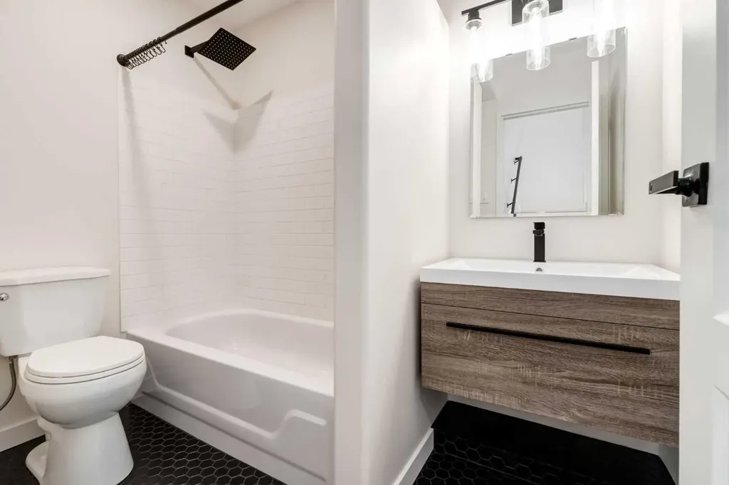 4503 73 Street NW Calgary AB T3B2M7