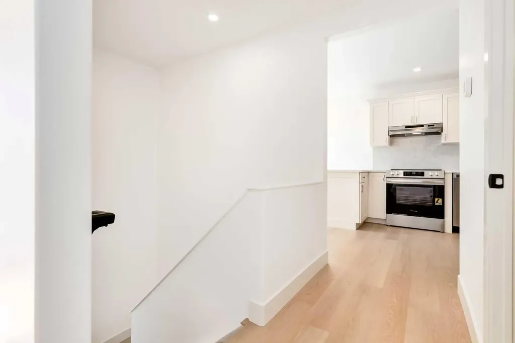 4503 73 Street NW Calgary AB T3B2M7