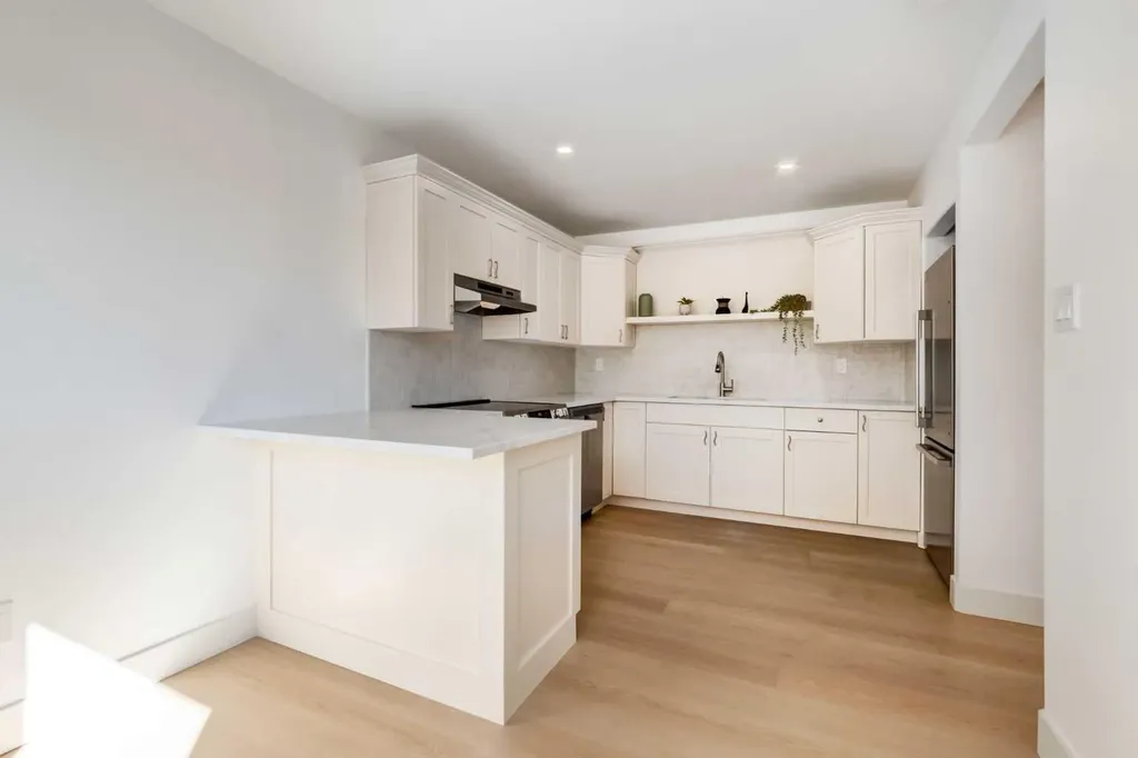 4503 73 Street NW Calgary AB T3B2M7
