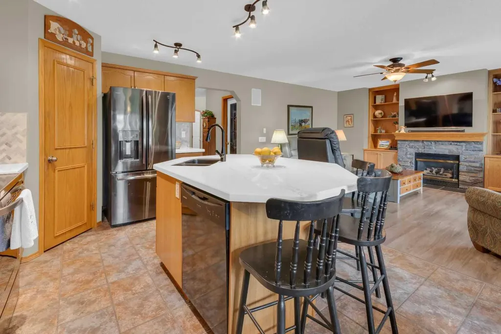 264 Tuscany Ridge View NW Calgary AB T3L 2J7
