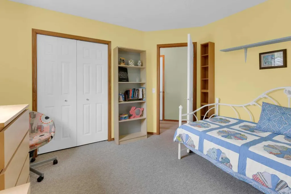 264 Tuscany Ridge View NW Calgary AB T3L 2J7