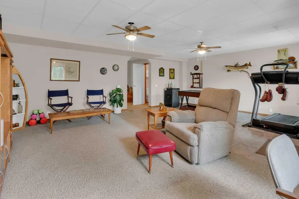 264 Tuscany Ridge View NW Calgary AB T3L 2J7