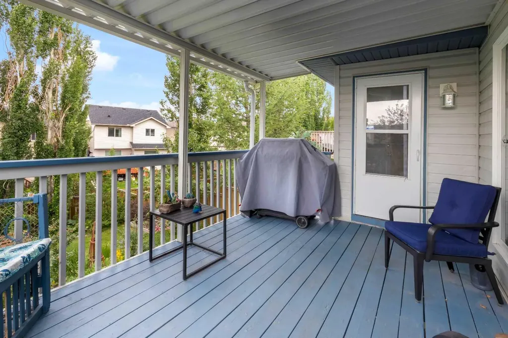 264 Tuscany Ridge View NW Calgary AB T3L 2J7
