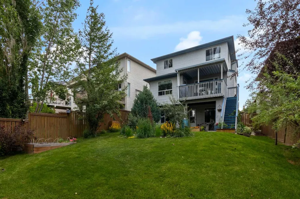 264 Tuscany Ridge View NW Calgary AB T3L 2J7