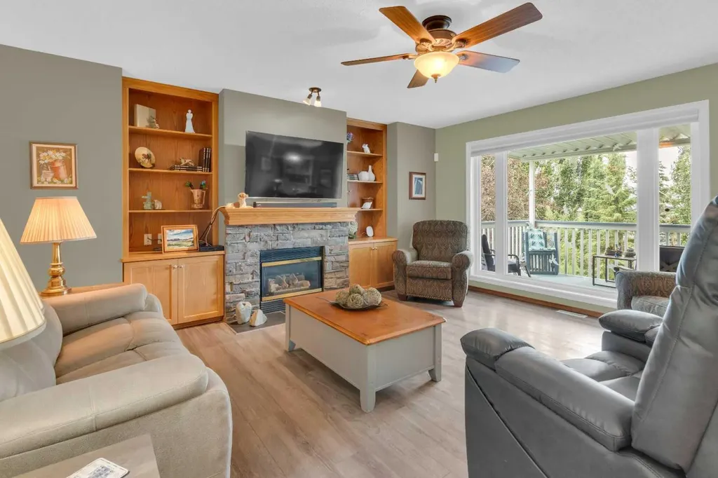 264 Tuscany Ridge View NW Calgary AB T3L 2J7
