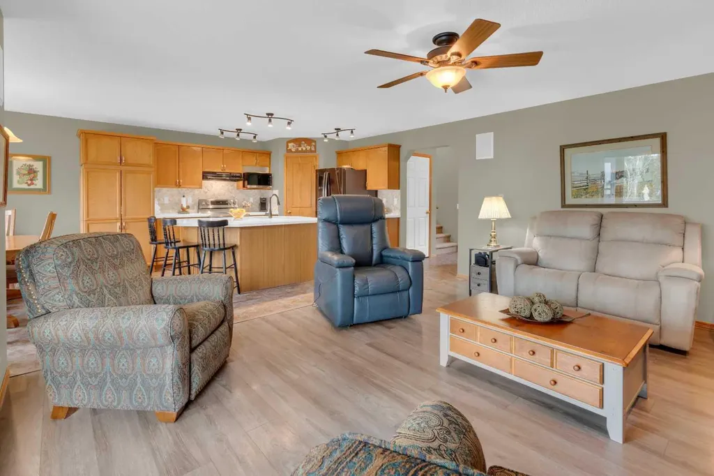 264 Tuscany Ridge View NW Calgary AB T3L 2J7