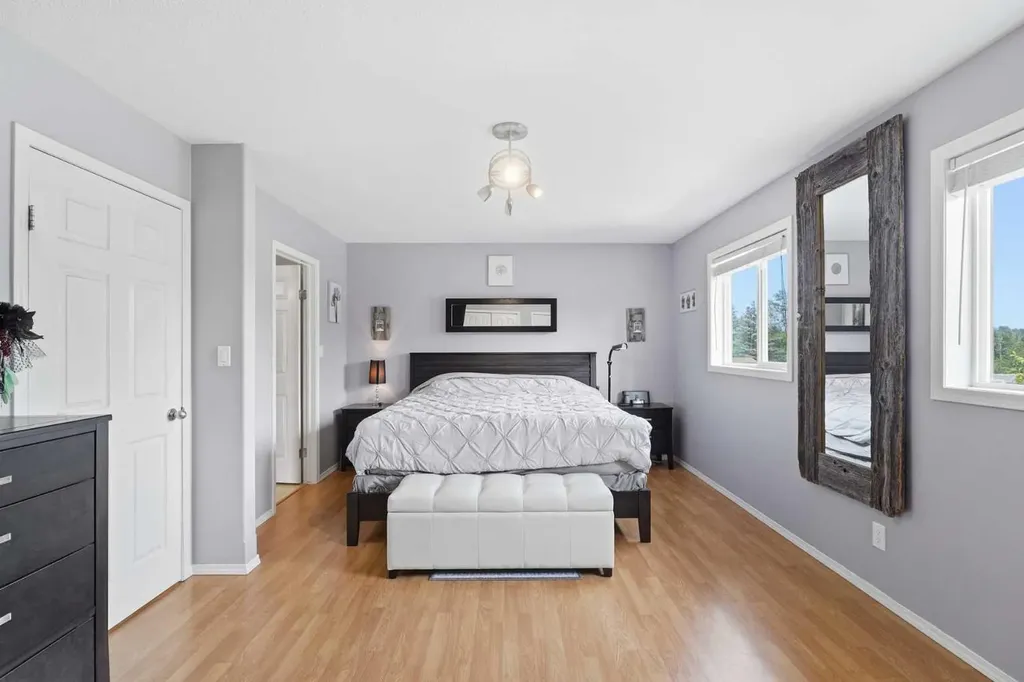 19 Ralston Crescent Red Deer AB T4P3Y5