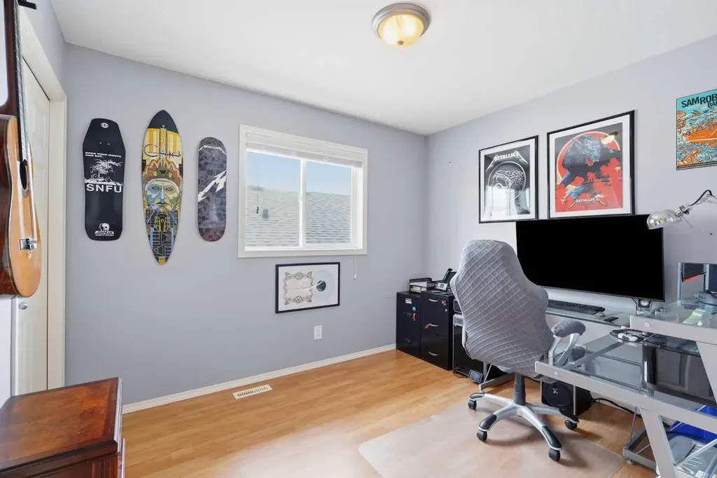 19 Ralston Crescent Red Deer AB T4P3Y5