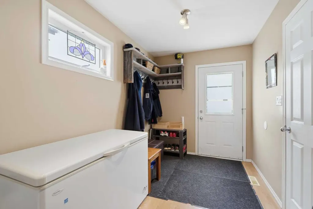 19 Ralston Crescent Red Deer AB T4P3Y5