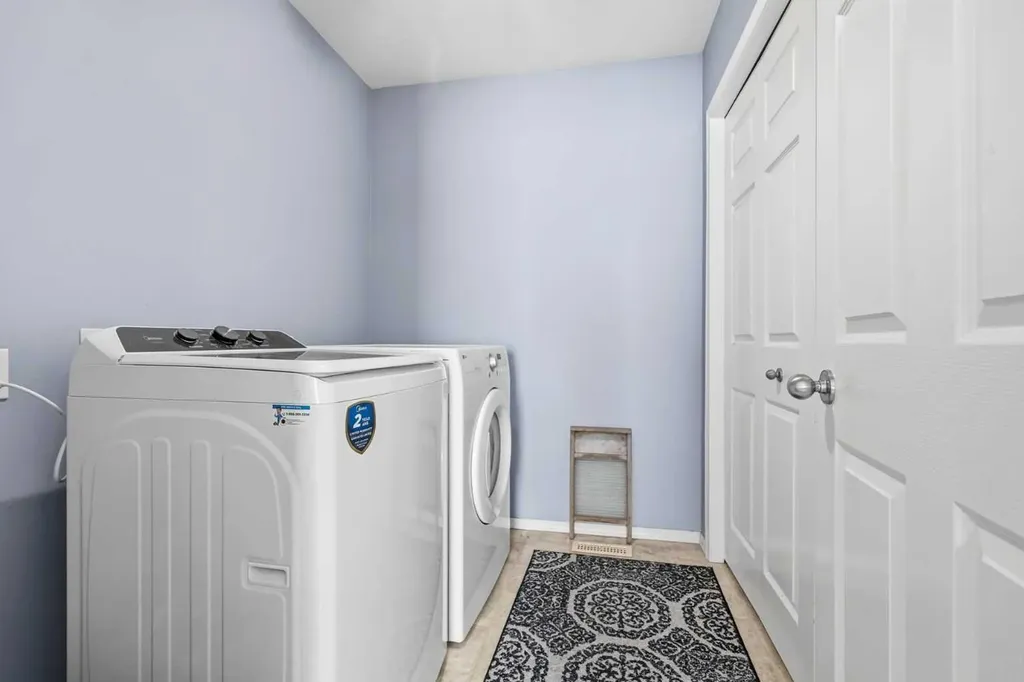 19 Ralston Crescent Red Deer AB T4P3Y5