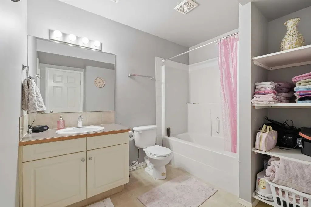 19 Ralston Crescent Red Deer AB T4P3Y5