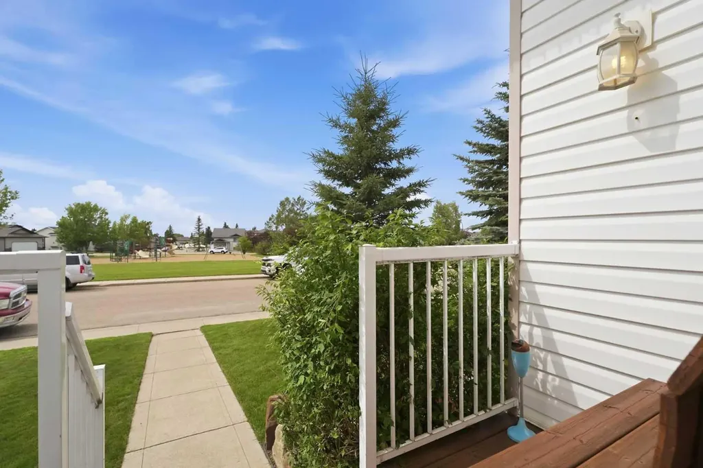 19 Ralston Crescent Red Deer AB T4P3Y5