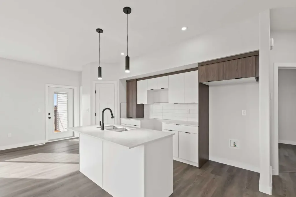8734 83 Avenue Grande Prairie AB T8V 6J3