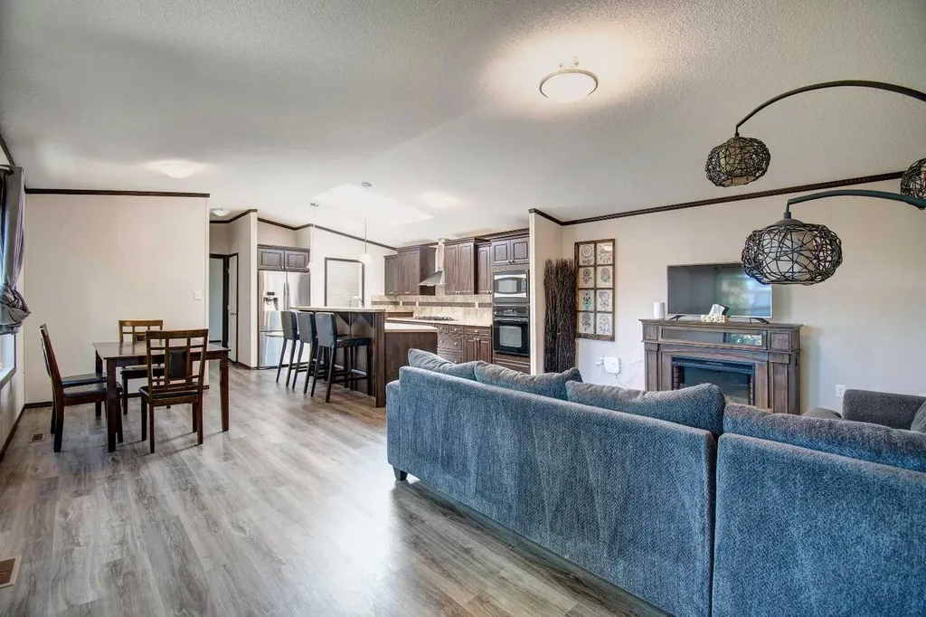24 Spring Dale Court SE Airdrie AB T4A1N9