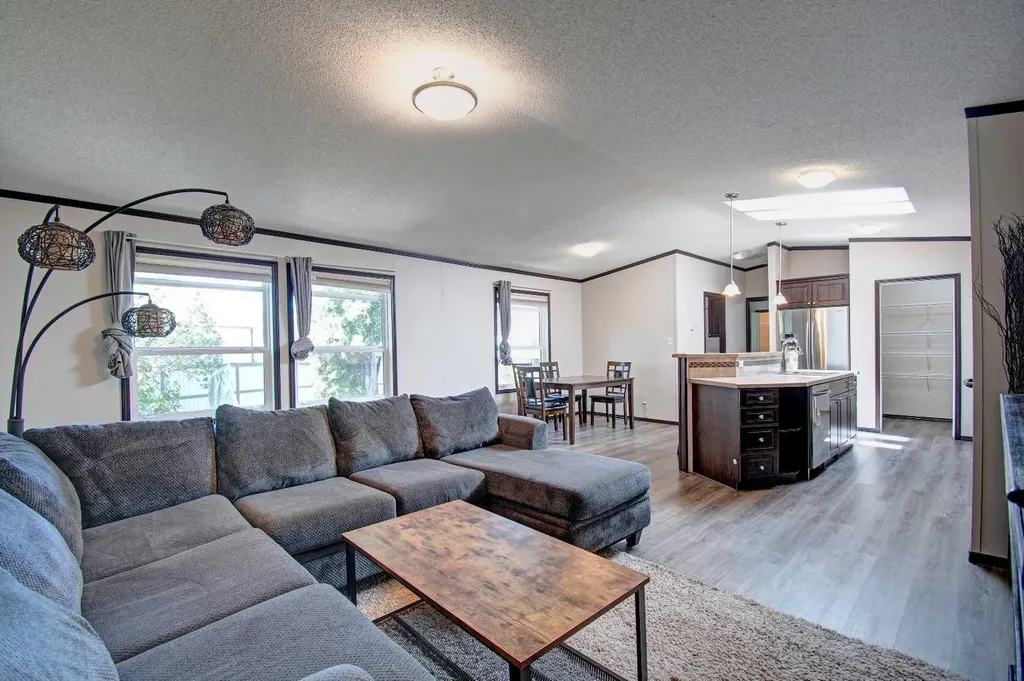 24 Spring Dale Court SE Airdrie AB T4A1N9