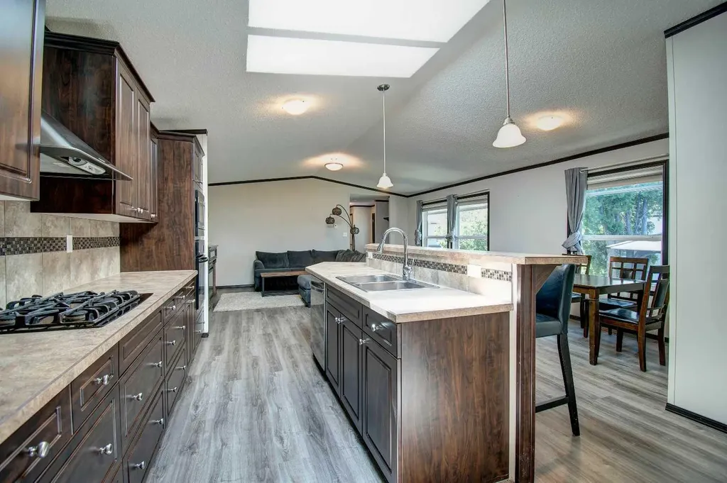 24 Spring Dale Court SE Airdrie AB T4A1N9