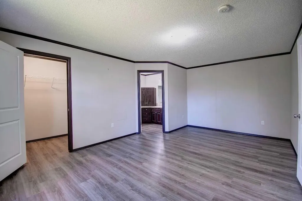 24 Spring Dale Court SE Airdrie AB T4A1N9