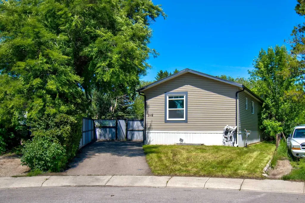 24 Spring Dale Court SE Airdrie AB T4A1N9