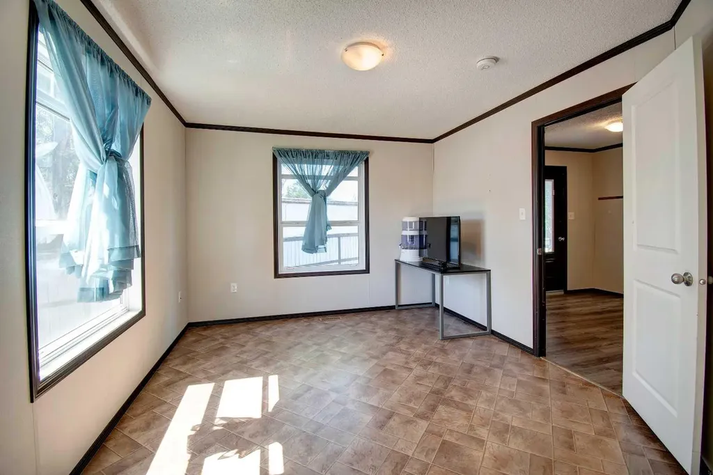 24 Spring Dale Court SE Airdrie AB T4A1N9
