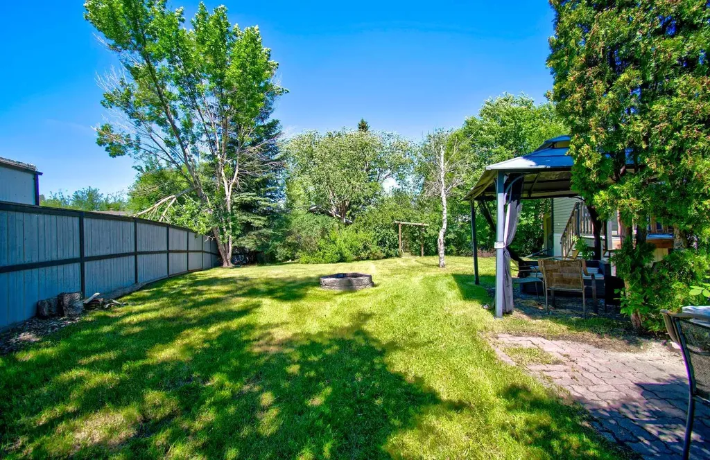 24 Spring Dale Court SE Airdrie AB T4A1N9