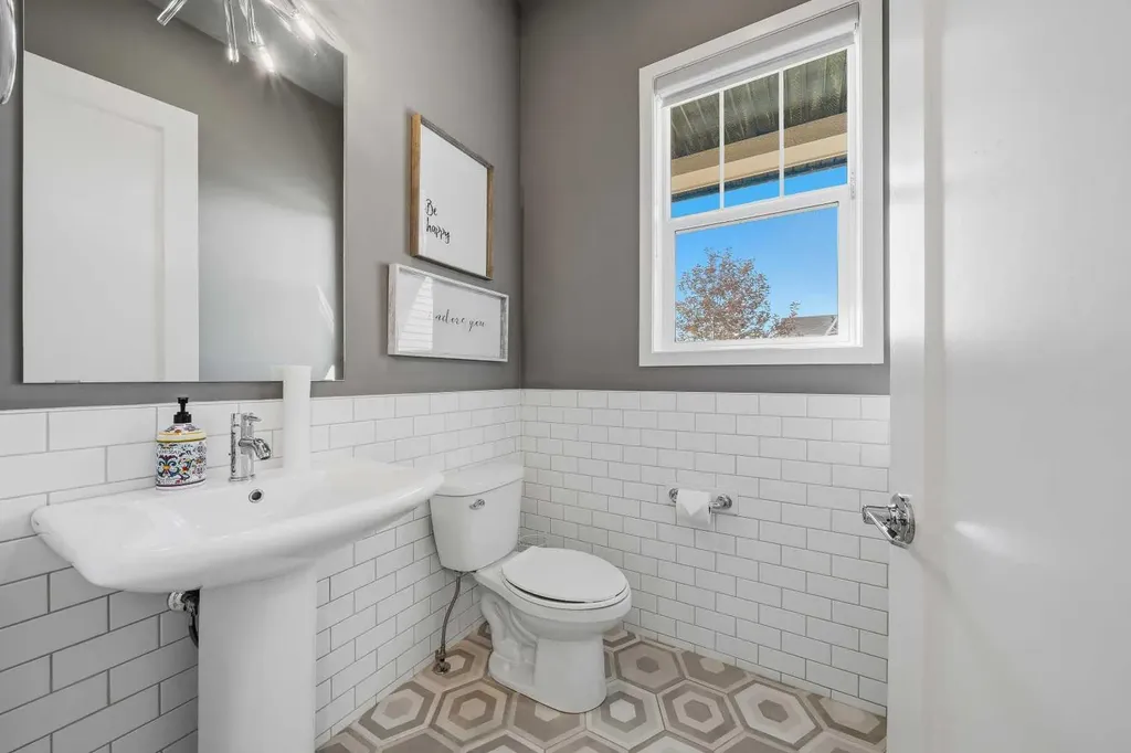 240 D'arcy Ranch Drive Okotoks AB T1S 5T1