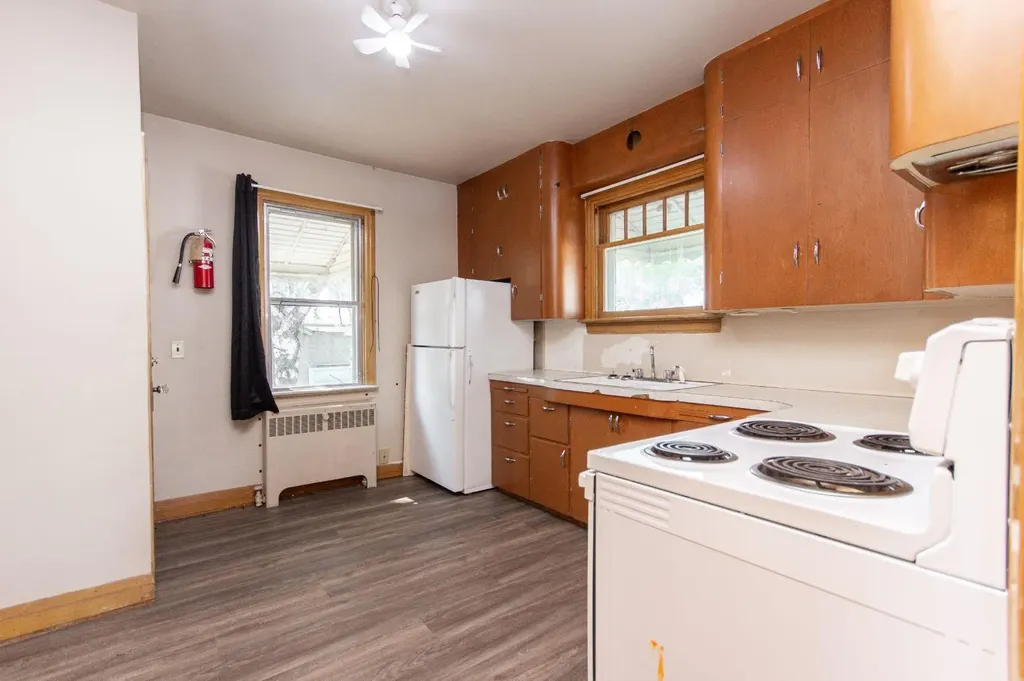 4917 46 Street Red Deer AB T4N 1N2