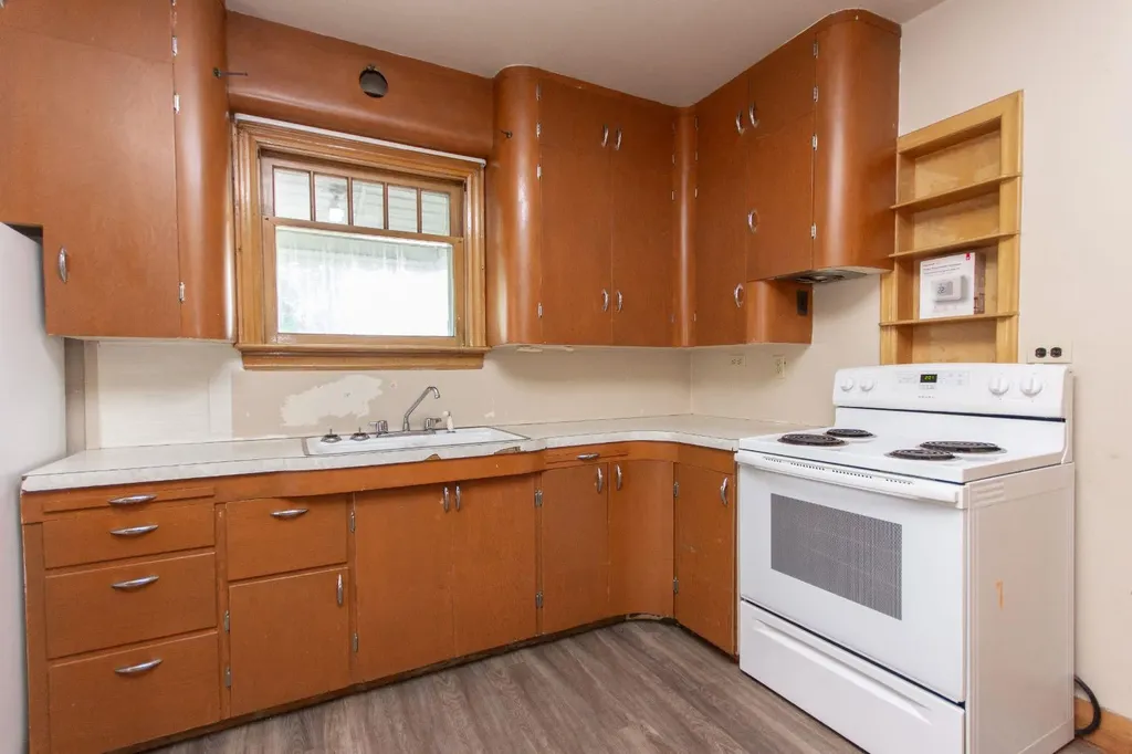 4917 46 Street Red Deer AB T4N 1N2