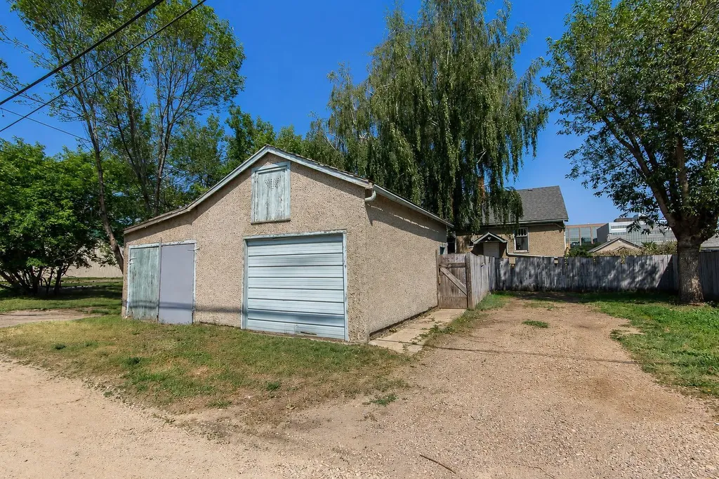4917 46 Street Red Deer AB T4N 1N2