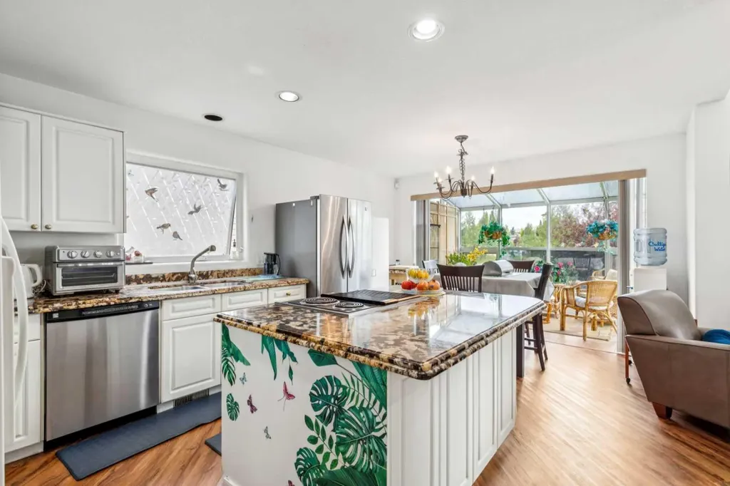 23 Sierra Nevada Close SW Calgary AB T3H 3H4