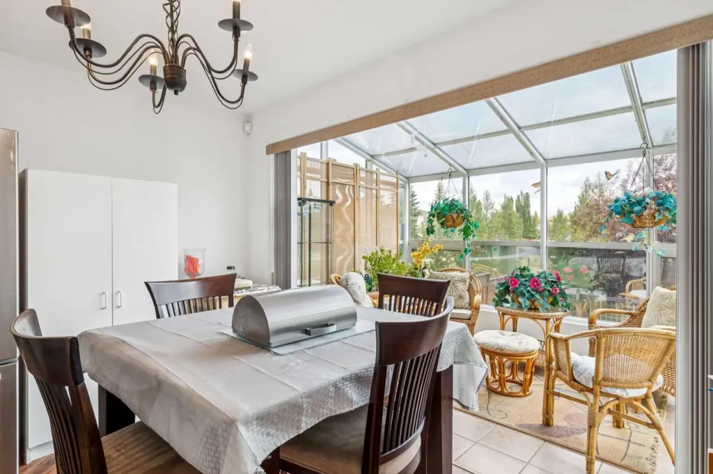 23 Sierra Nevada Close SW Calgary AB T3H 3H4