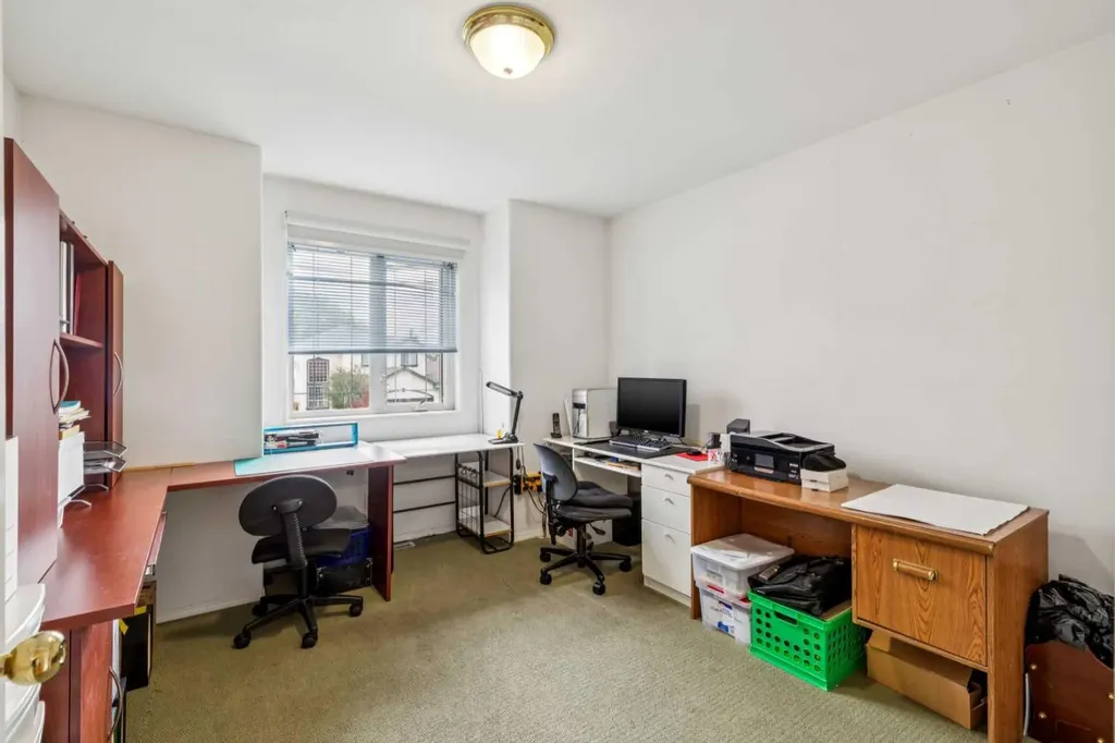 23 Sierra Nevada Close SW Calgary AB T3H 3H4