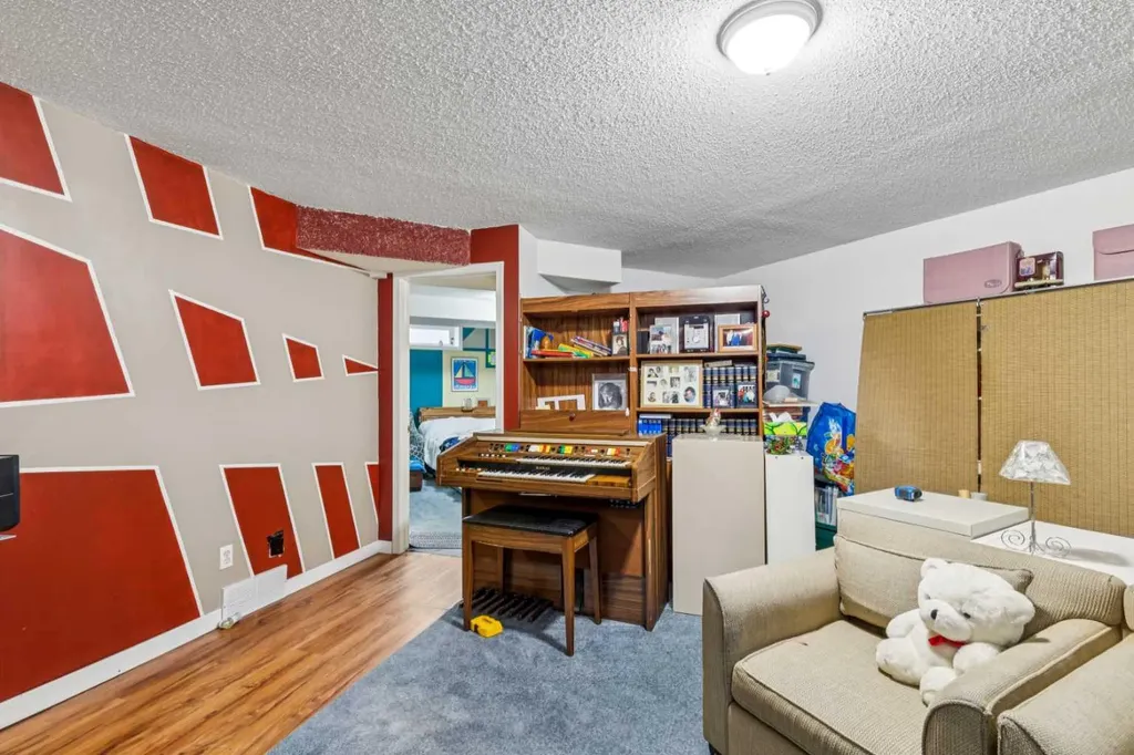 23 Sierra Nevada Close SW Calgary AB T3H 3H4