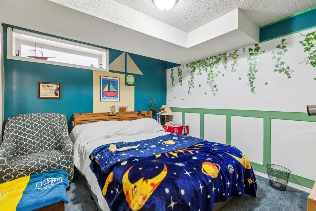 23 Sierra Nevada Close SW Calgary AB T3H 3H4