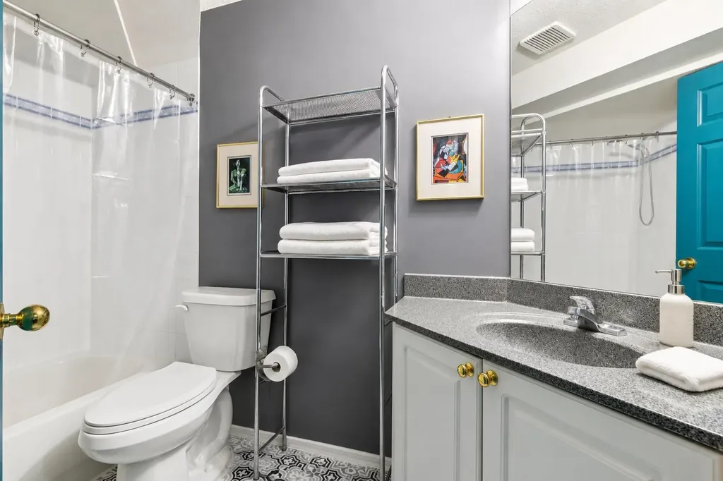 23 Sierra Nevada Close SW Calgary AB T3H 3H4