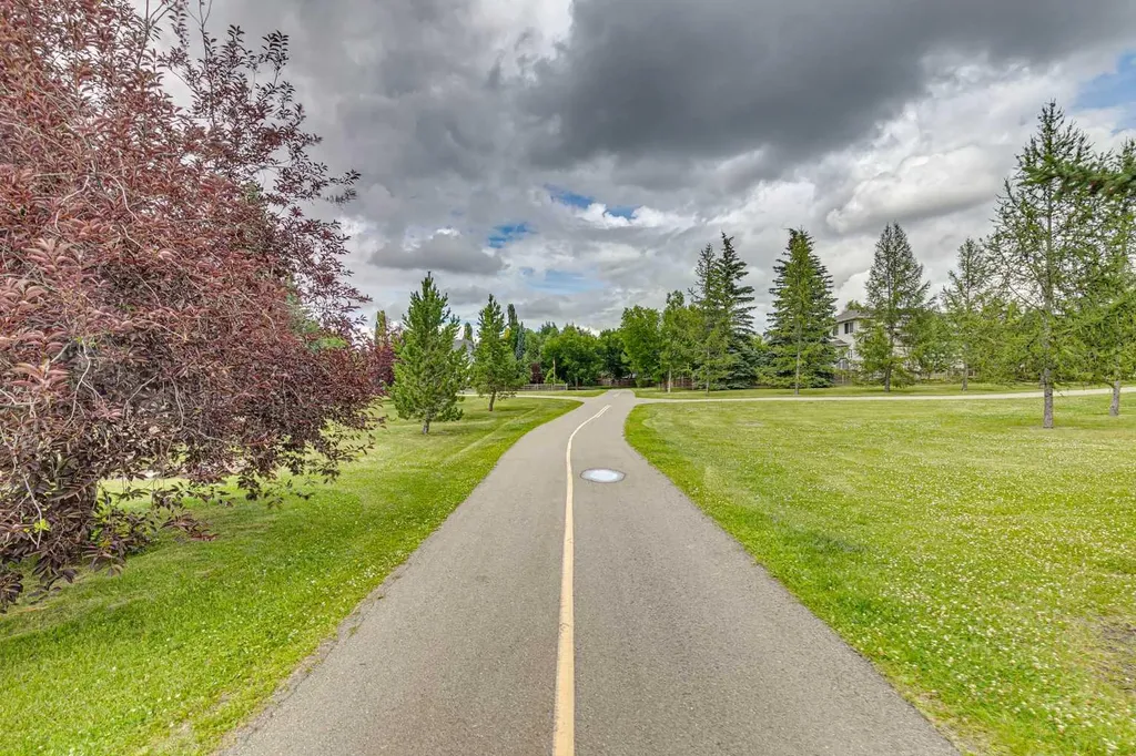 23 Sierra Nevada Close SW Calgary AB T3H 3H4