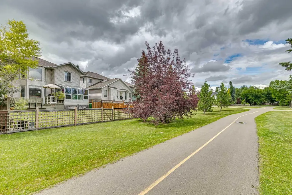 23 Sierra Nevada Close SW Calgary AB T3H 3H4