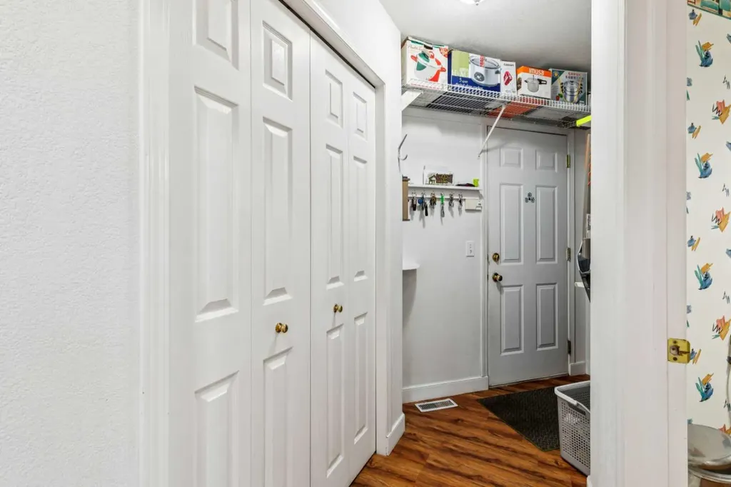 23 Sierra Nevada Close SW Calgary AB T3H 3H4