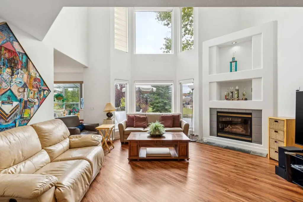 23 Sierra Nevada Close SW Calgary AB T3H 3H4