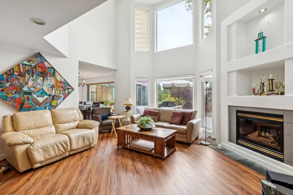 23 Sierra Nevada Close SW Calgary AB T3H 3H4