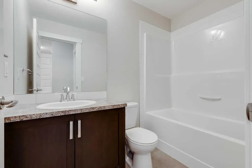 1086 Williamstown Boulevard NW Airdrie AB T4B3T9