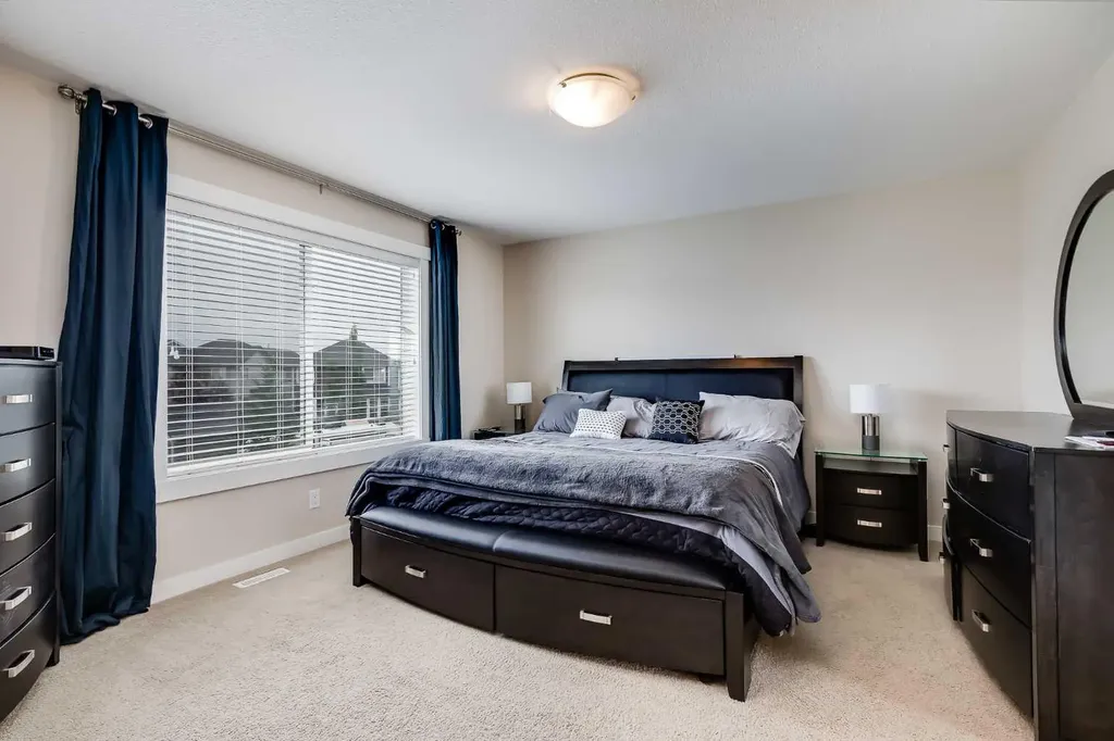 1086 Williamstown Boulevard NW Airdrie AB T4B3T9