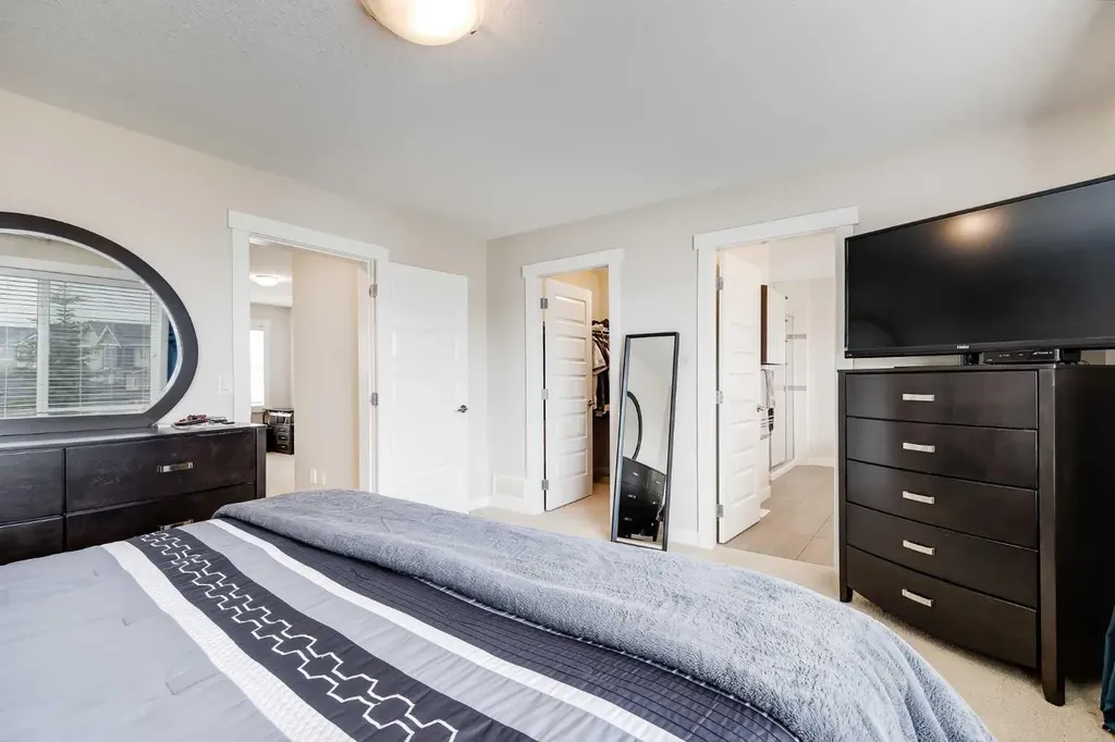 1086 Williamstown Boulevard NW Airdrie AB T4B3T9