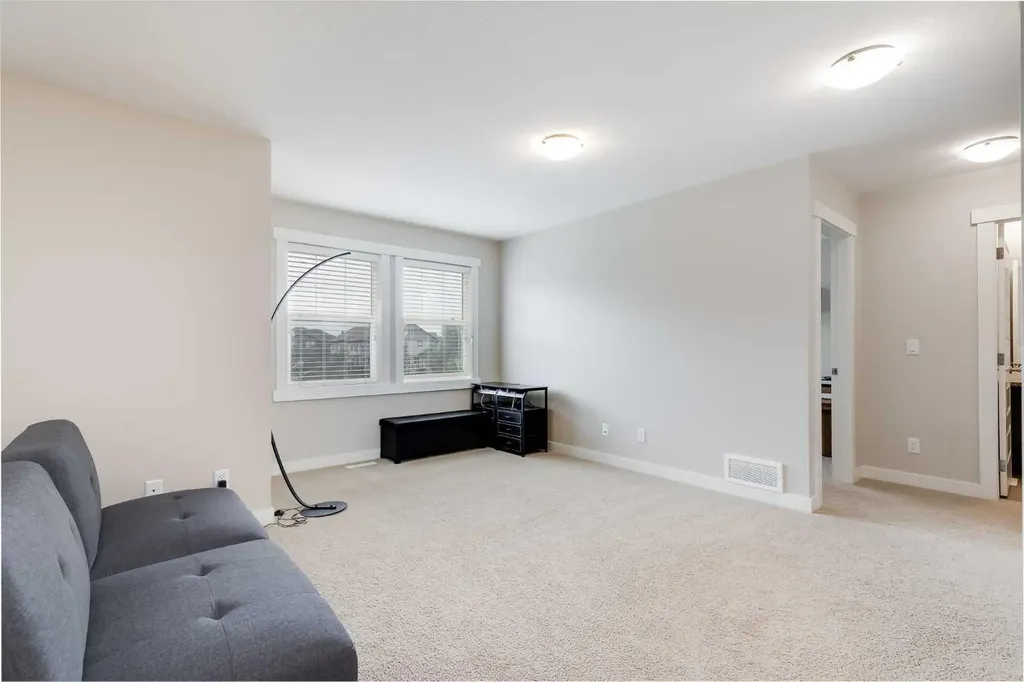 1086 Williamstown Boulevard NW Airdrie AB T4B3T9