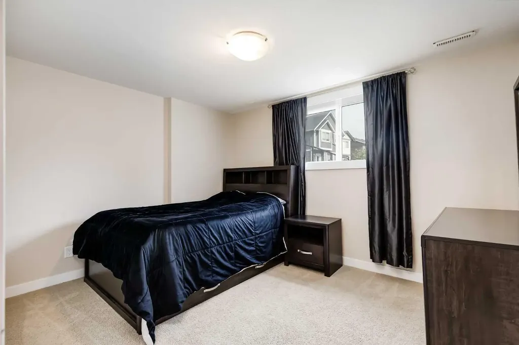 1086 Williamstown Boulevard NW Airdrie AB T4B3T9