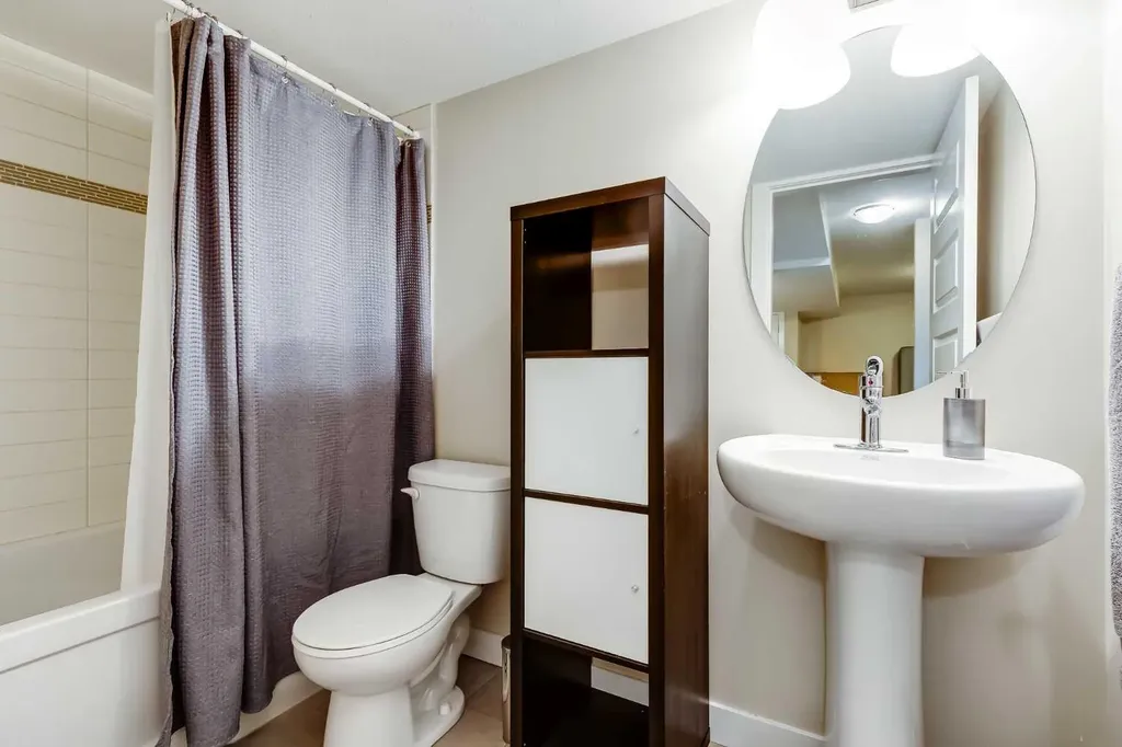 1086 Williamstown Boulevard NW Airdrie AB T4B3T9