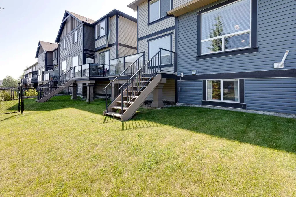 1086 Williamstown Boulevard NW Airdrie AB T4B3T9