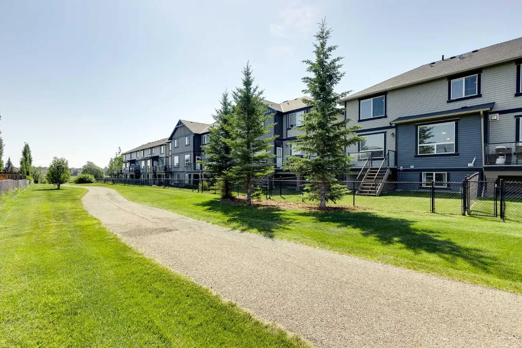 1086 Williamstown Boulevard NW Airdrie AB T4B3T9