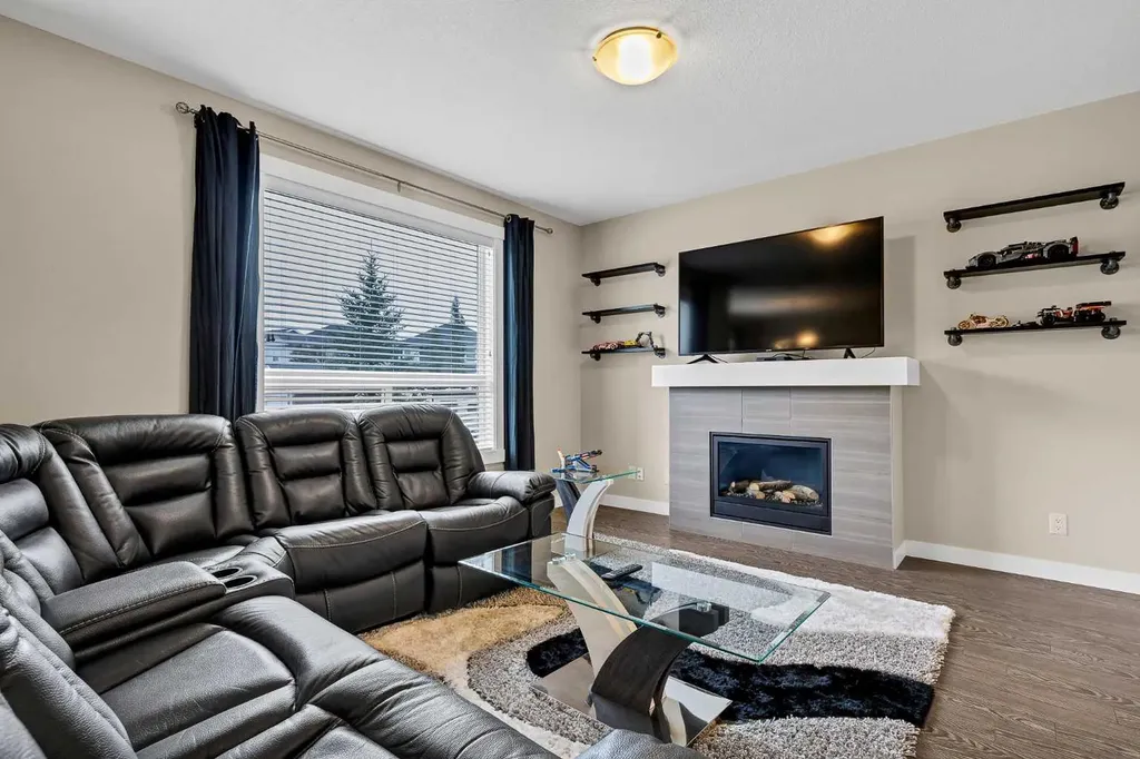1086 Williamstown Boulevard NW Airdrie AB T4B3T9