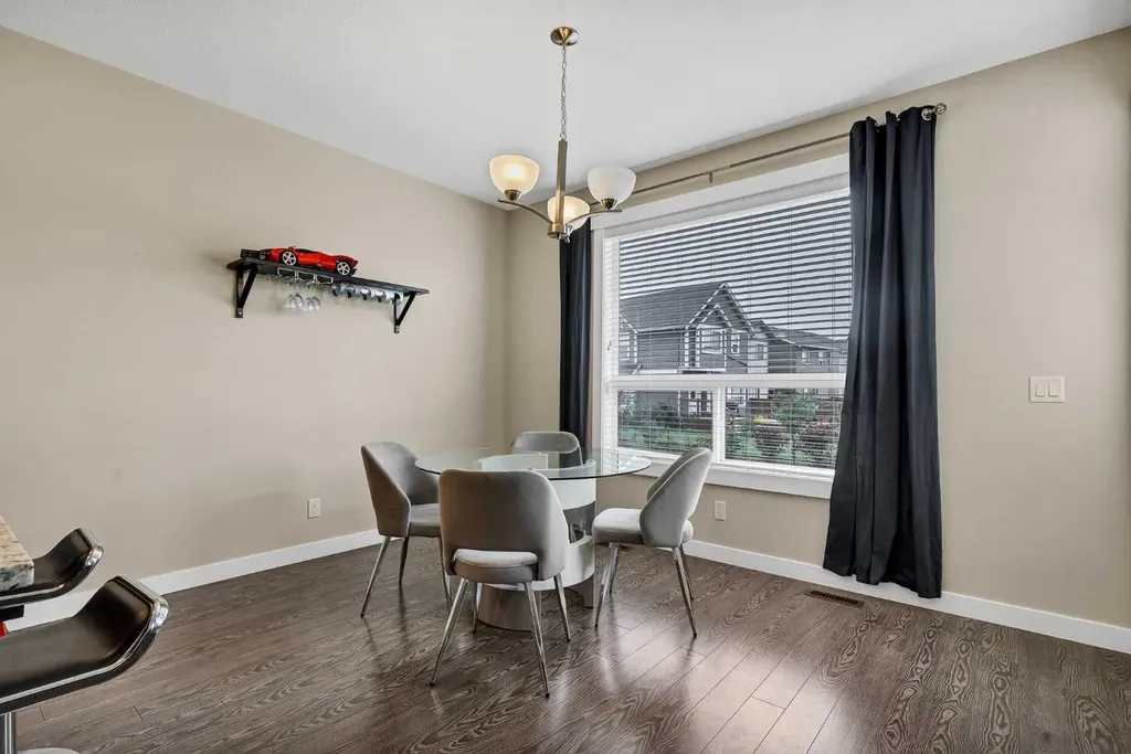 1086 Williamstown Boulevard NW Airdrie AB T4B3T9